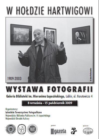 Plakat wystawy "W hołdzie Hartwigowi"