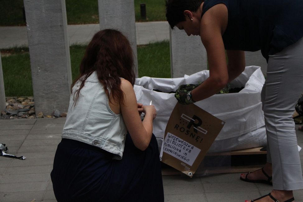 13 lipca 2016 roku Wojewódzka Biblioteka Publiczna im. Hieronima Łopacińskiego dołączyła do projektu ''Rosnę'' zakładając własny ogródek warzywny na patio Centrum Spotkania Kultur 