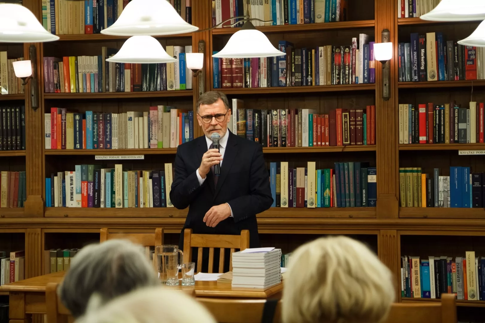 Spotkanie prowadził Andrzej Zdunek – Prezes Towarzystwa Biblioteki Publicznej im. Hieronima Łopacińskiego