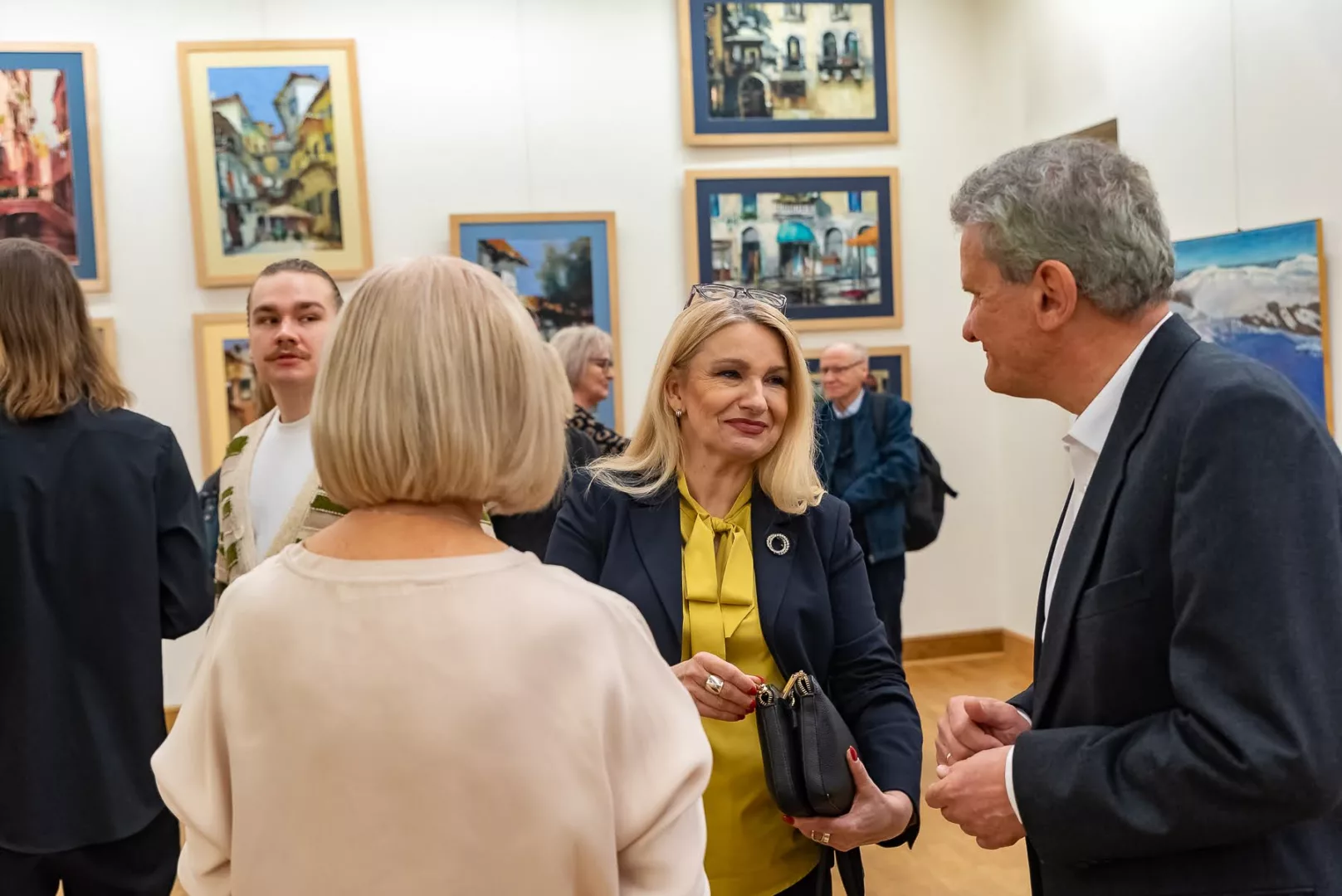 Wernisaż wystawy malarstwa Leszka W. Niewiadomskiego w obiektywie